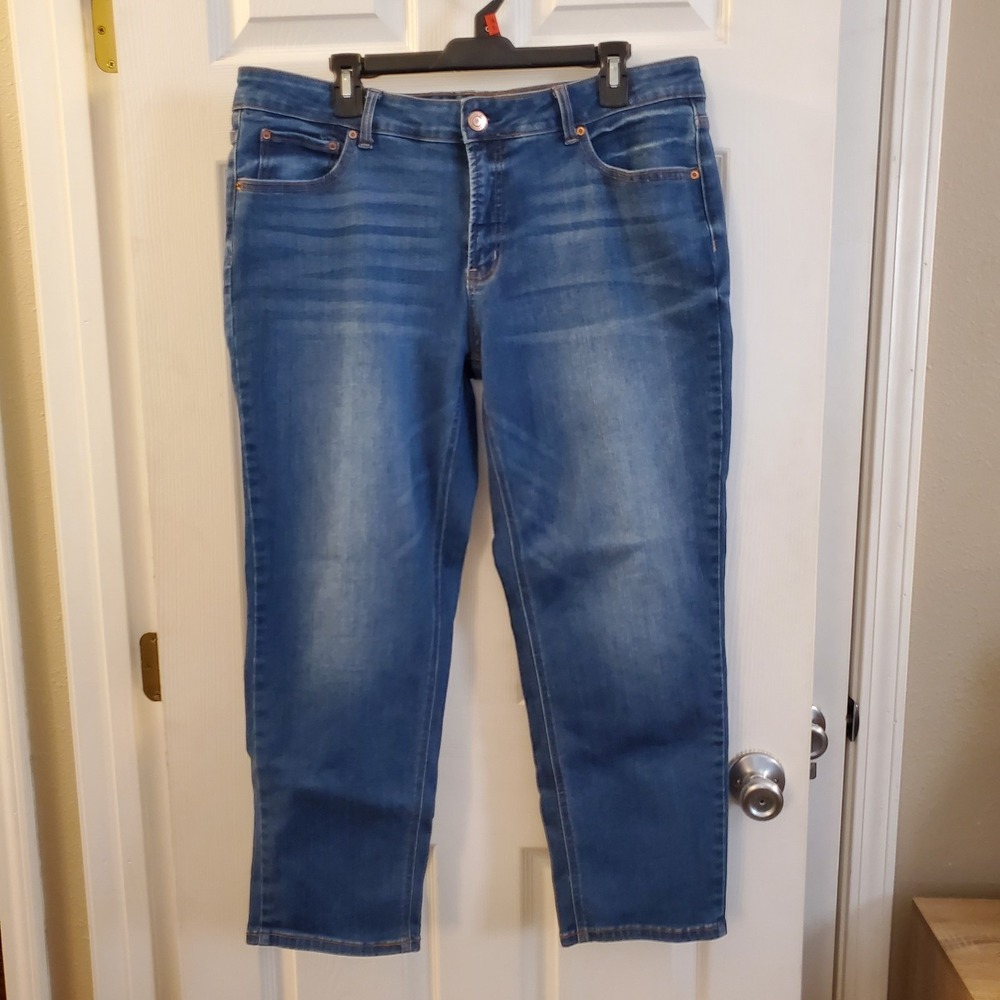 Time and Tru‎ sz 18 Petite straight leg jeans ankle mid rise med wash whiskering